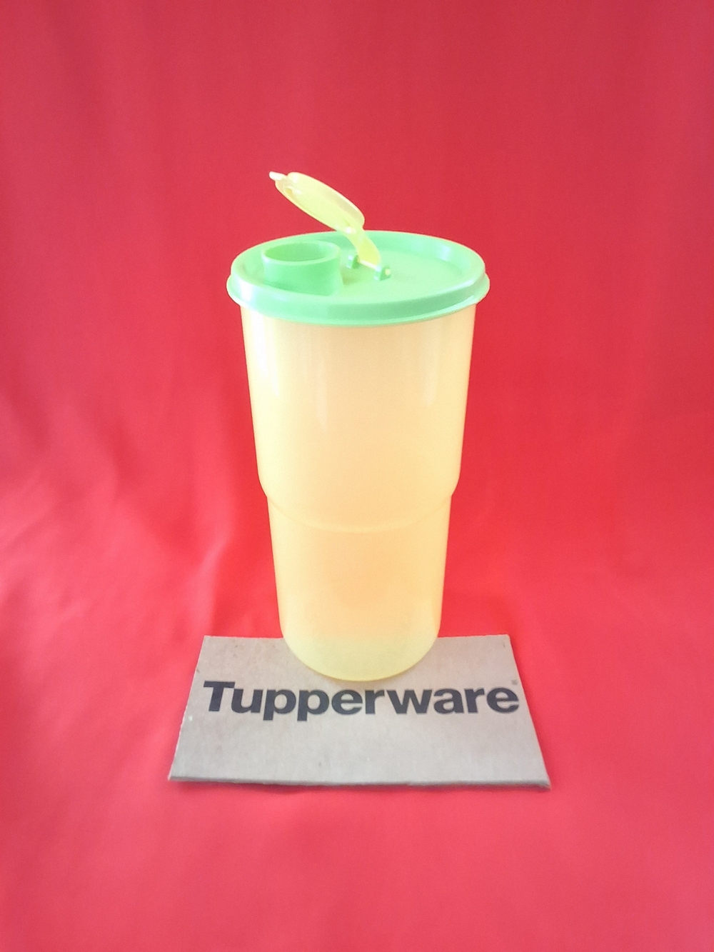 Tupperware Thirstquake Tumbler Yellow Cup with Green Flip-Top Lid